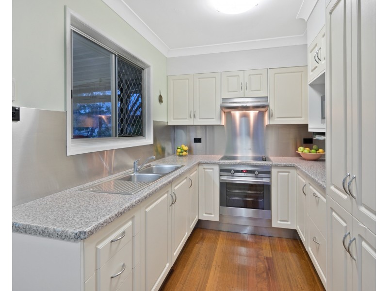 3 Parakeet Street, Birkdale QLD 4159