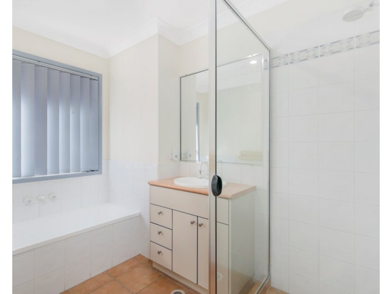 3 Admiral Court, Birkdale QLD 4159