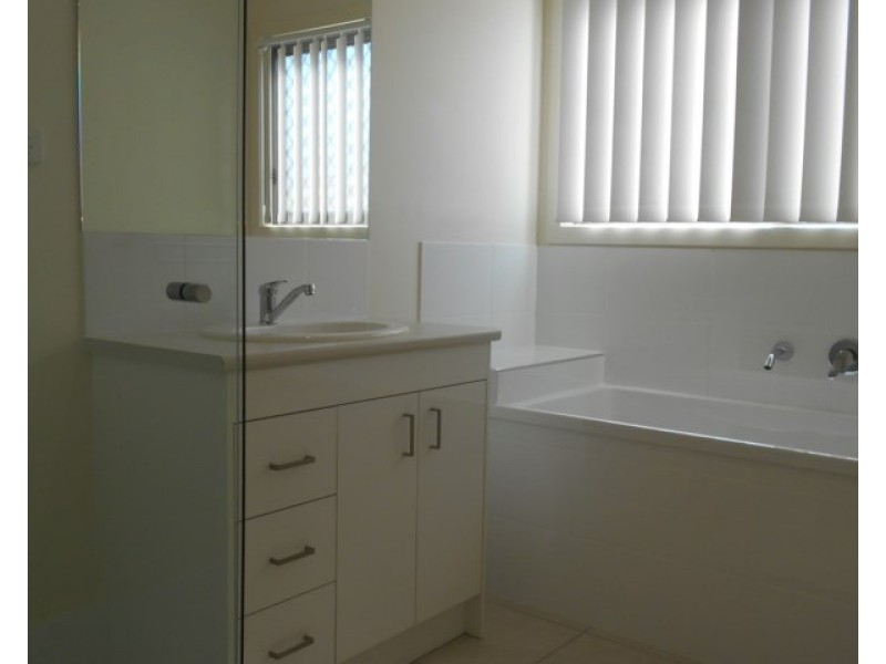 30 Bayford Street, Birkdale QLD 4159