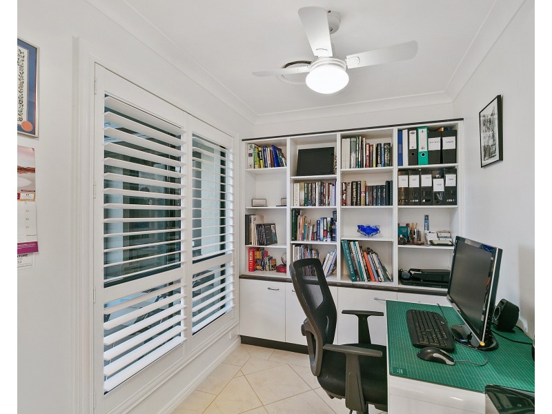 48 Penzance Drive, Redland Bay QLD 4165