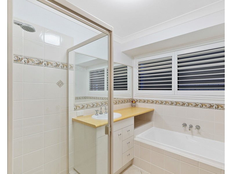 48 Penzance Drive, Redland Bay QLD 4165