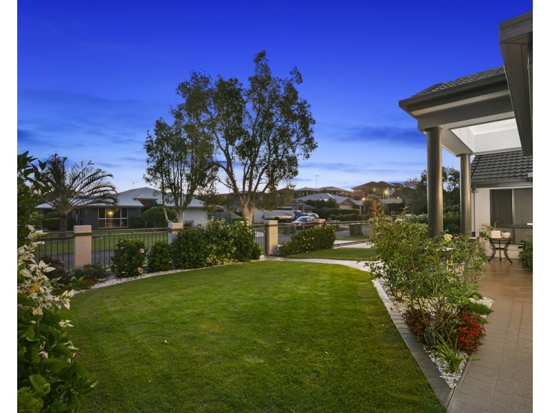 48 Penzance Drive, Redland Bay QLD 4165