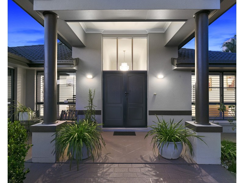 48 Penzance Drive, Redland Bay QLD 4165