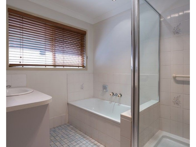 12 Roberts Street, Wellington Point QLD 4160