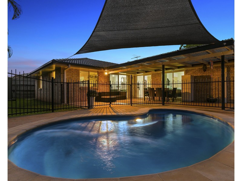 6 Johnston Avenue, Birkdale QLD 4159