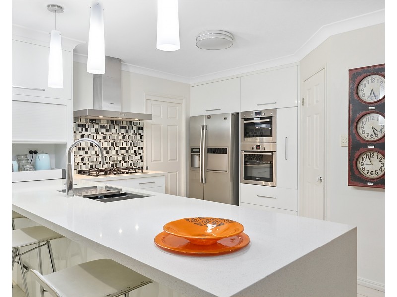 6 Johnston Avenue, Birkdale QLD 4159