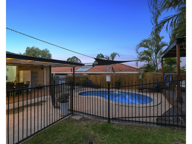 6 Johnston Avenue, Birkdale QLD 4159