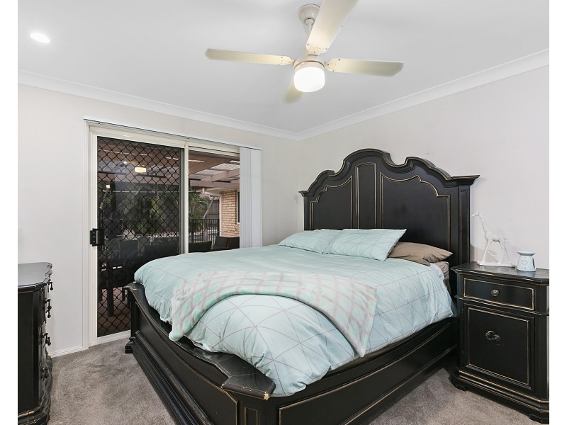 6 Johnston Avenue, Birkdale QLD 4159