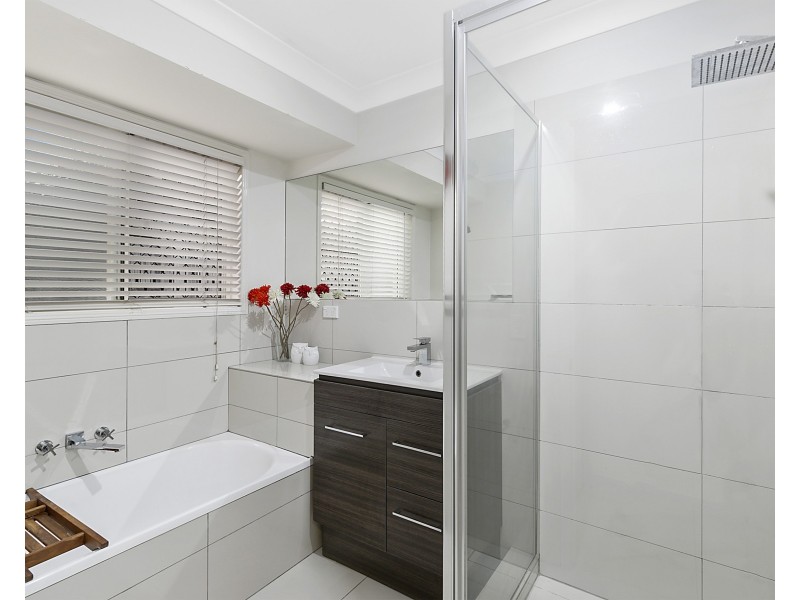 6 Johnston Avenue, Birkdale QLD 4159