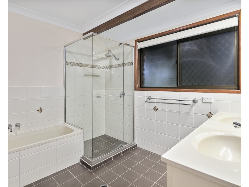 13 Joslin Street, Birkdale QLD 4159