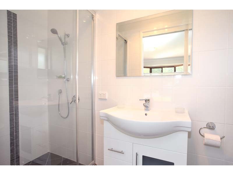 13 Ruth Street, Birkdale QLD 4159