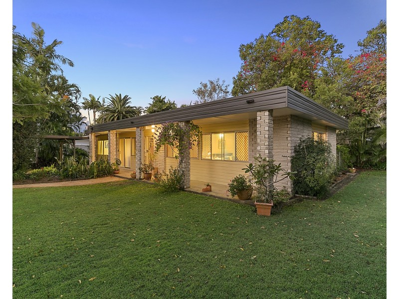 1 Riaweena Street, Thorneside QLD 4158
