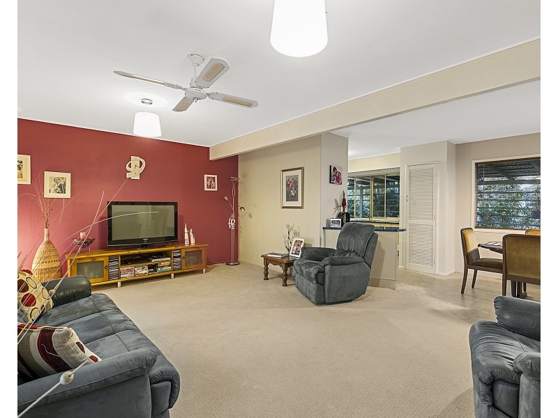 1 Riaweena Street, Thorneside QLD 4158