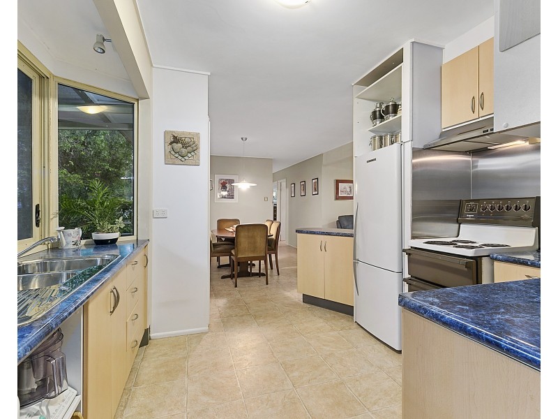1 Riaweena Street, Thorneside QLD 4158