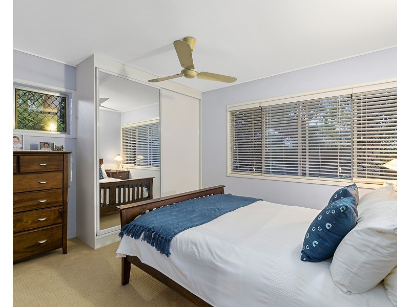 1 Riaweena Street, Thorneside QLD 4158