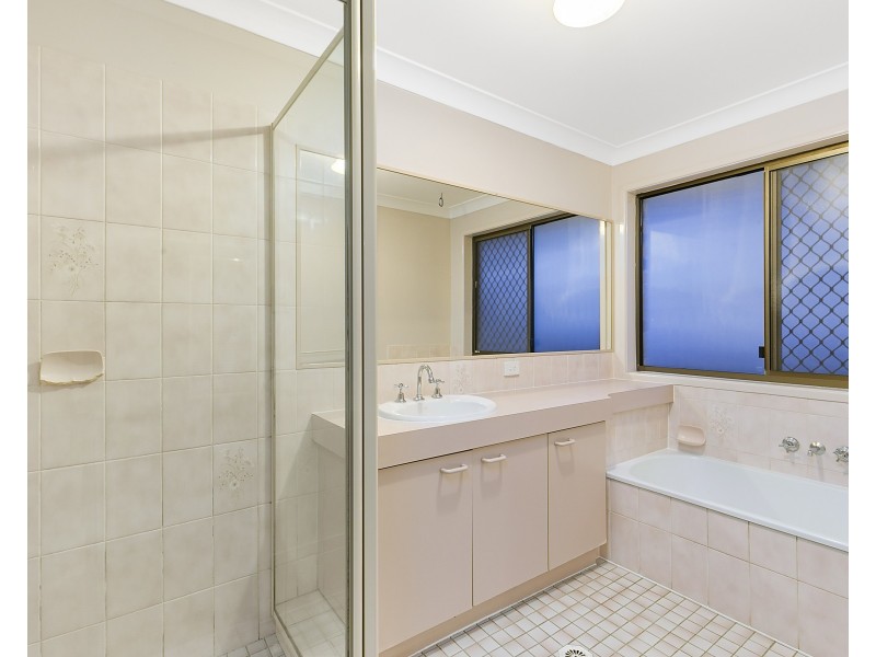 2 Chatsworth Circuit, Capalaba QLD 4157
