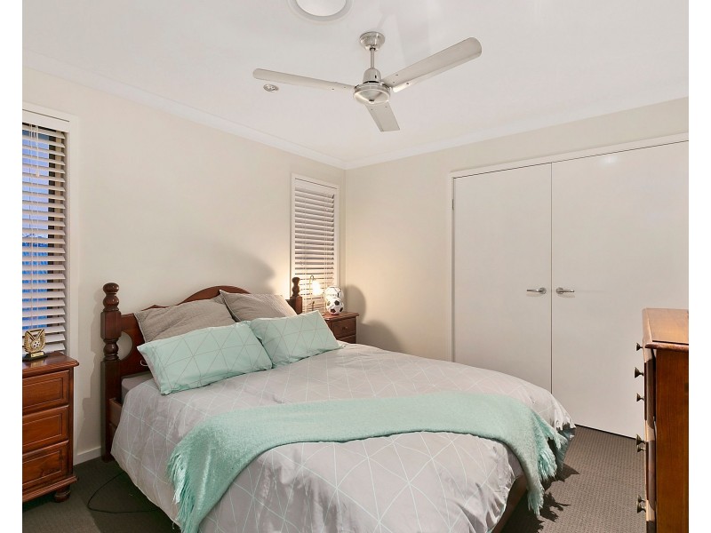 28 Magnetic Place, Redland Bay QLD 4165