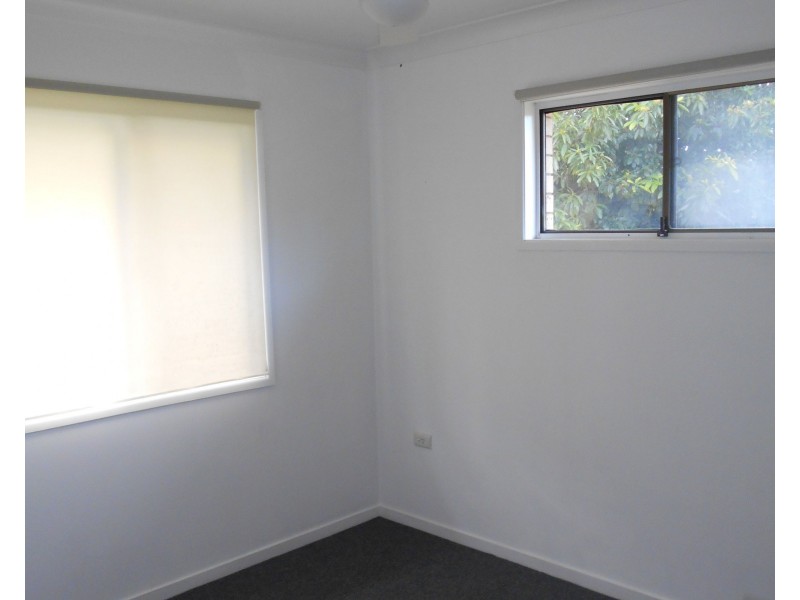 4 Strand Street, Birkdale QLD 4159