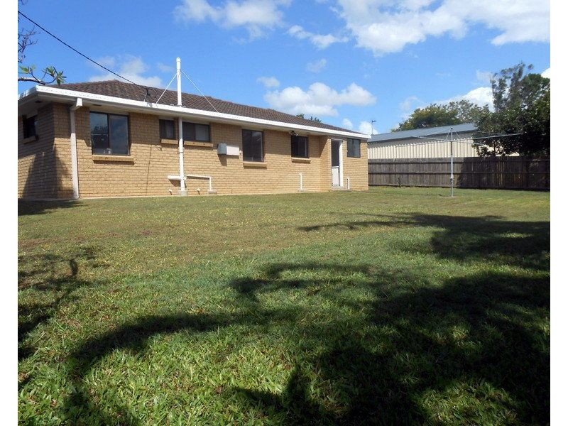 4 Strand Street, Birkdale QLD 4159