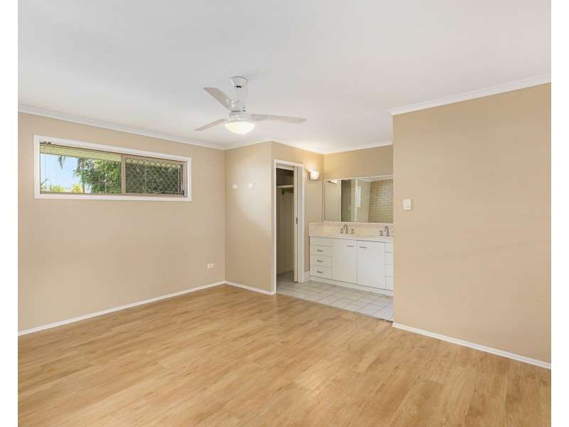 13 Makaha Drive, Birkdale QLD 4159
