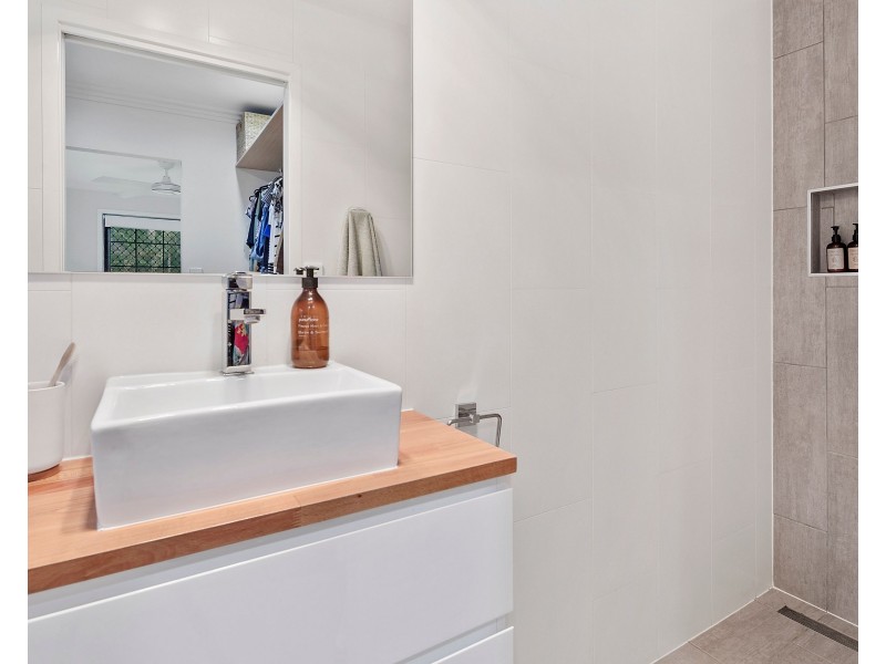 12 Frank Street, Thorneside QLD 4158