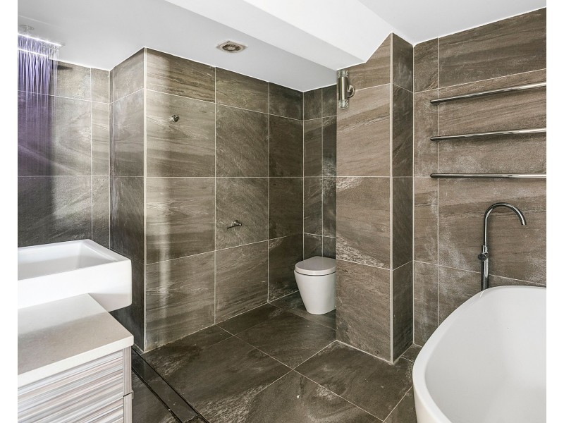 8 Benfer Road, Victoria Point QLD 4165