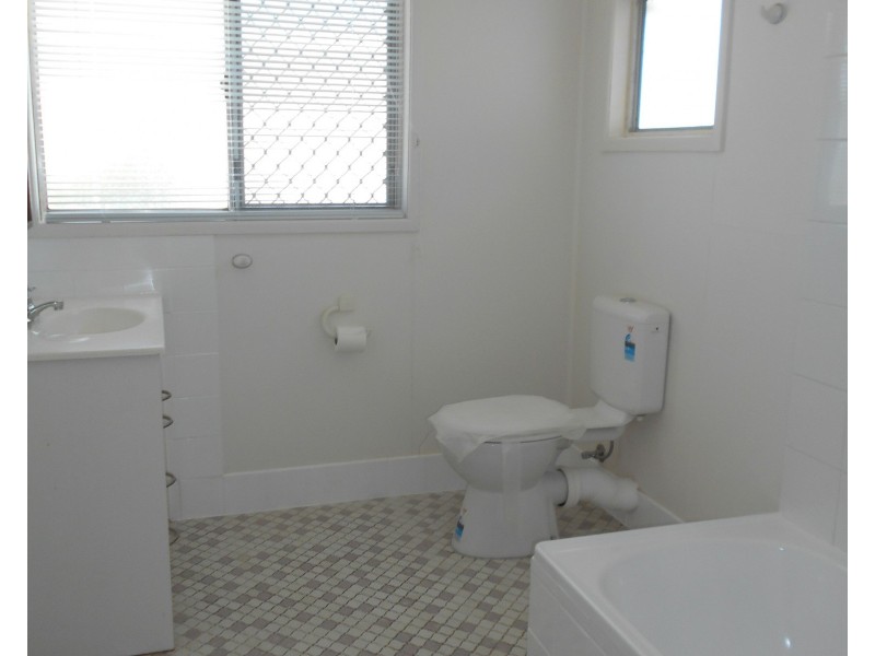 304 Queens Esplanade, Thorneside QLD 4158