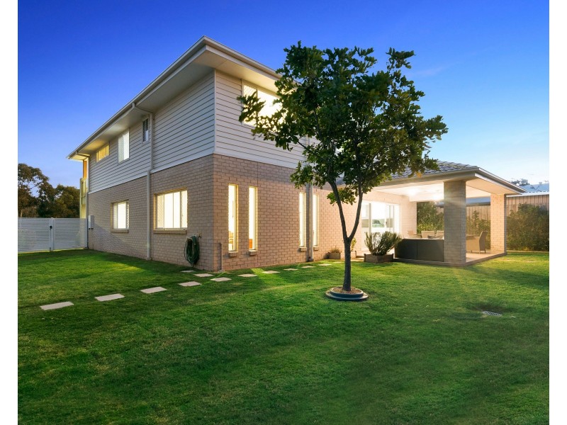 16 Acer Place, Redland Bay QLD 4165