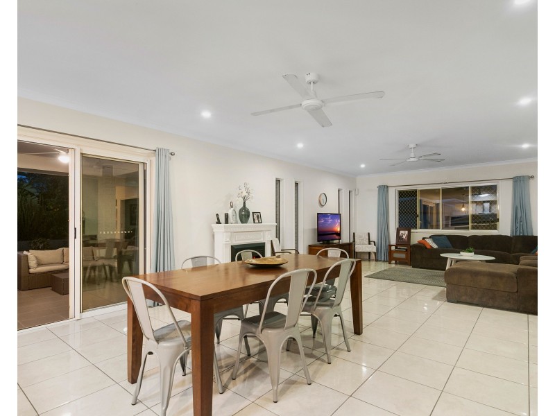 16 Acer Place, Redland Bay QLD 4165