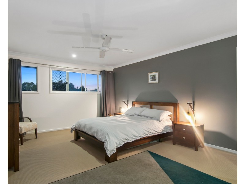 16 Acer Place, Redland Bay QLD 4165