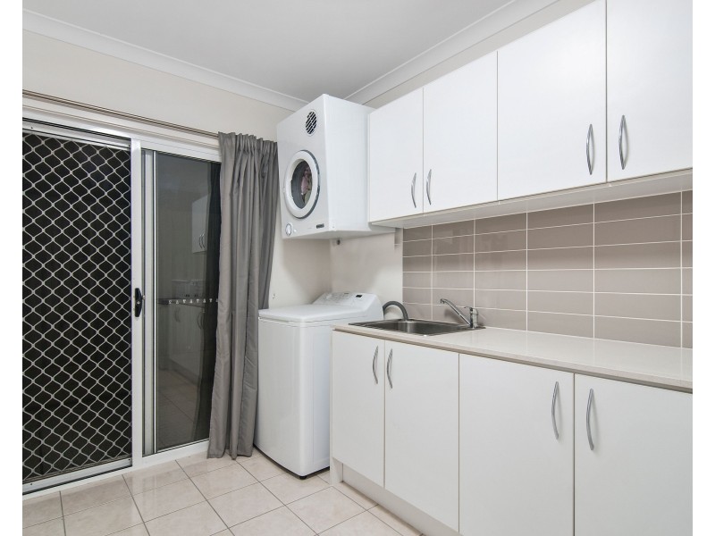 16 Acer Place, Redland Bay QLD 4165