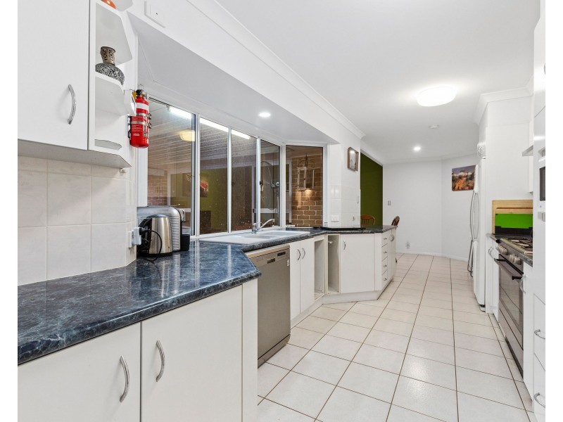 3 Barrett Street, Birkdale QLD 4159