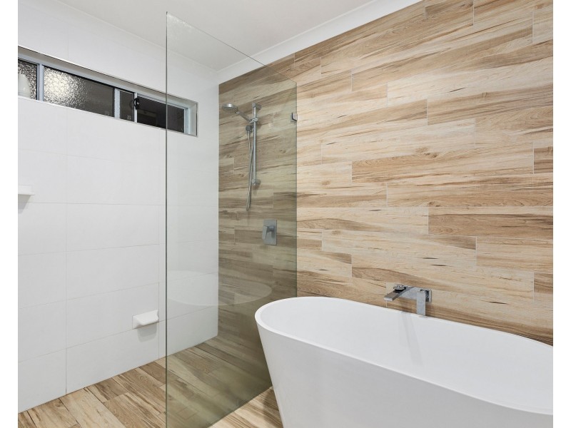 3 Barrett Street, Birkdale QLD 4159