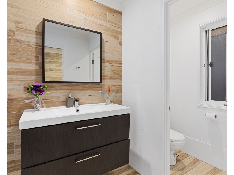 3 Barrett Street, Birkdale QLD 4159