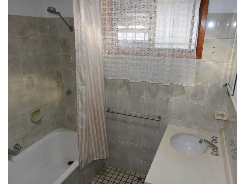 4 Bates Drive, Birkdale QLD 4159