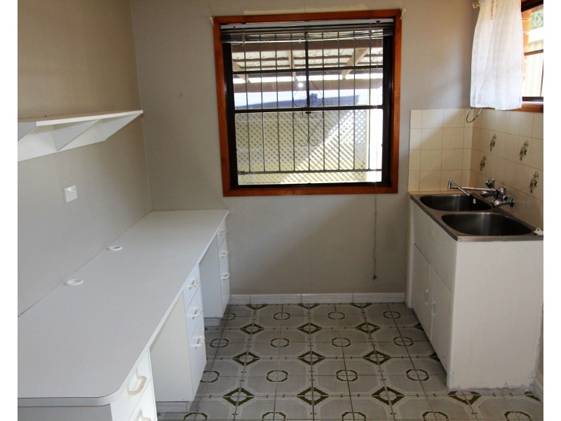 4 Bates Drive, Birkdale QLD 4159