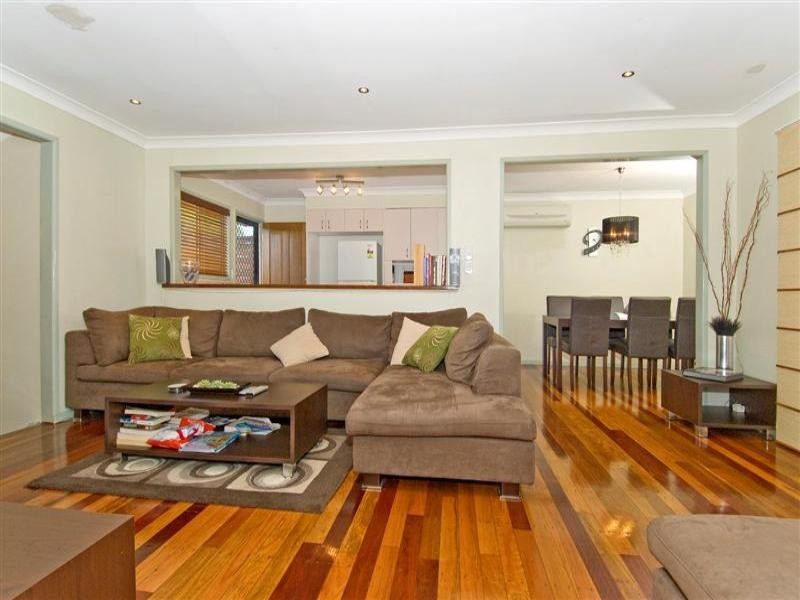 8 Weldon Street, Birkdale QLD 4159