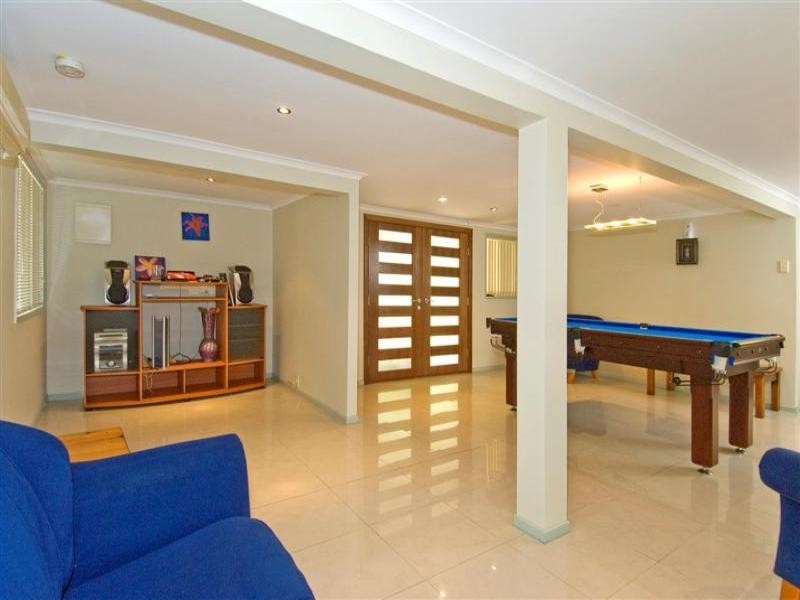 8 Weldon Street, Birkdale QLD 4159