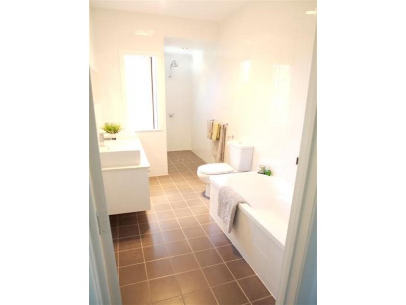 35 Myla Terrace, Tennyson QLD 4105