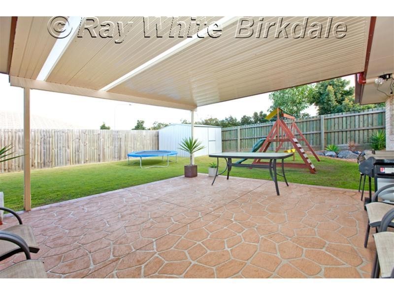 8 Dory Close, Redland Bay QLD 4165