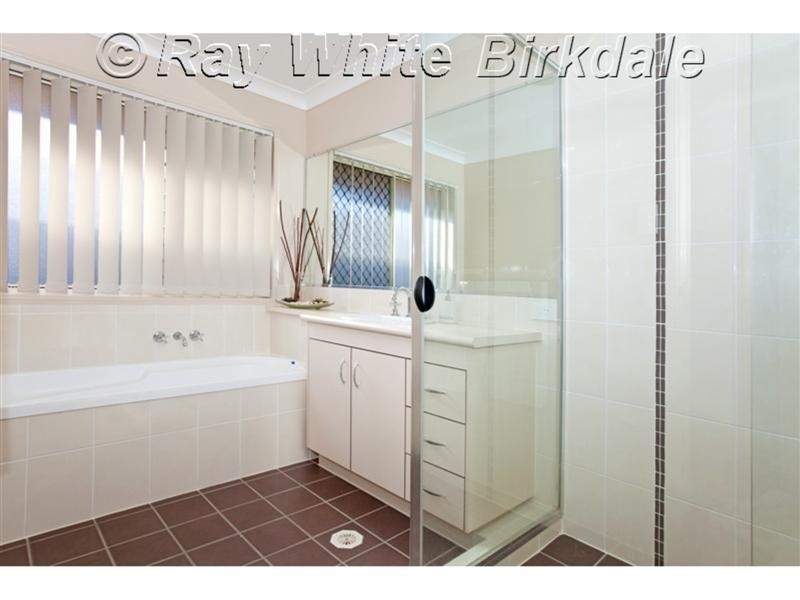 8 Dory Close, Redland Bay QLD 4165