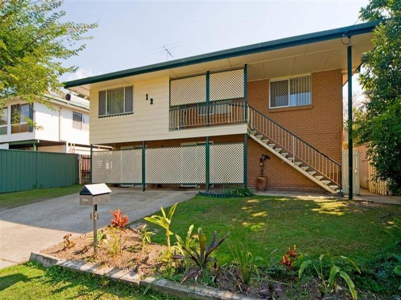 12 Currawong Drive, Birkdale QLD 4159