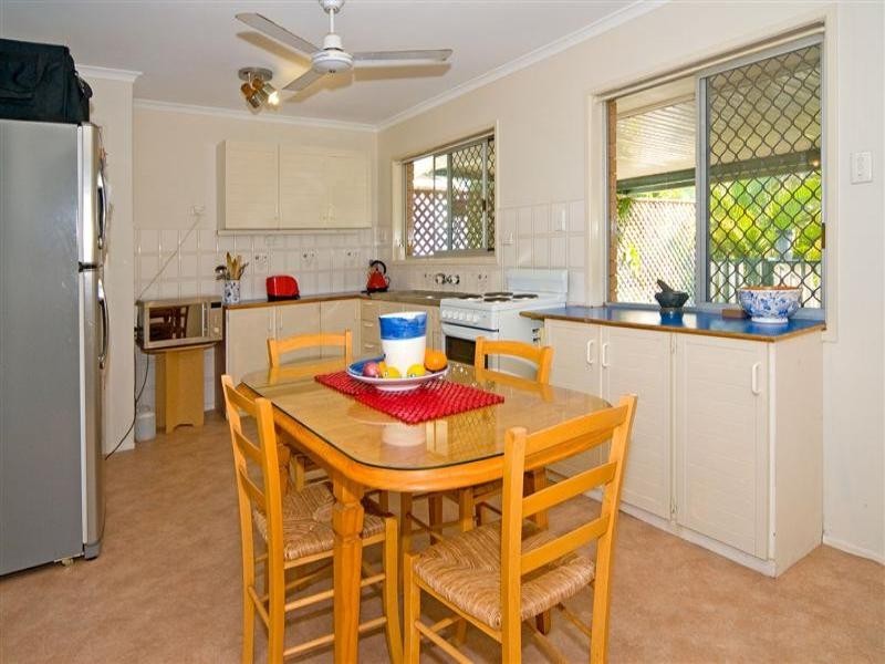 12 Currawong Drive, Birkdale QLD 4159