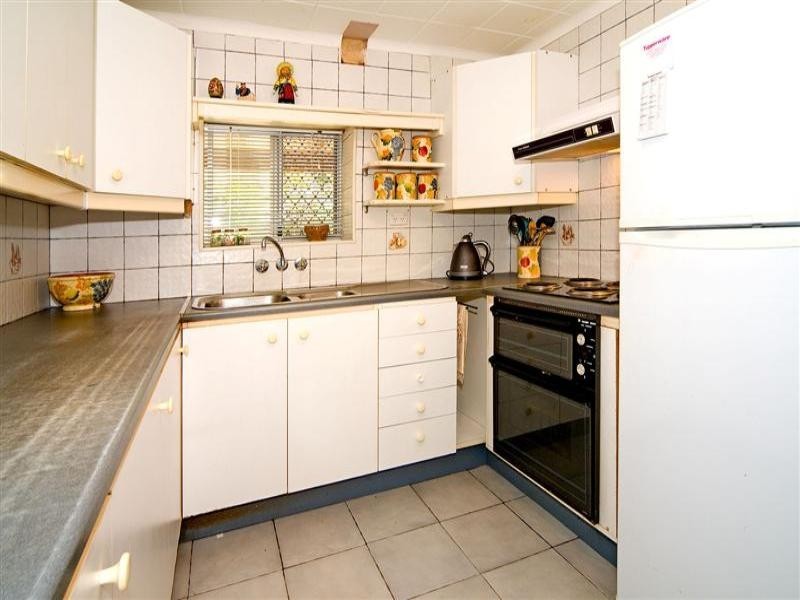 12 Currawong Drive, Birkdale QLD 4159