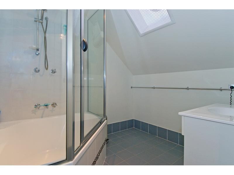 68 Queens Esplanade, Thorneside QLD 4158