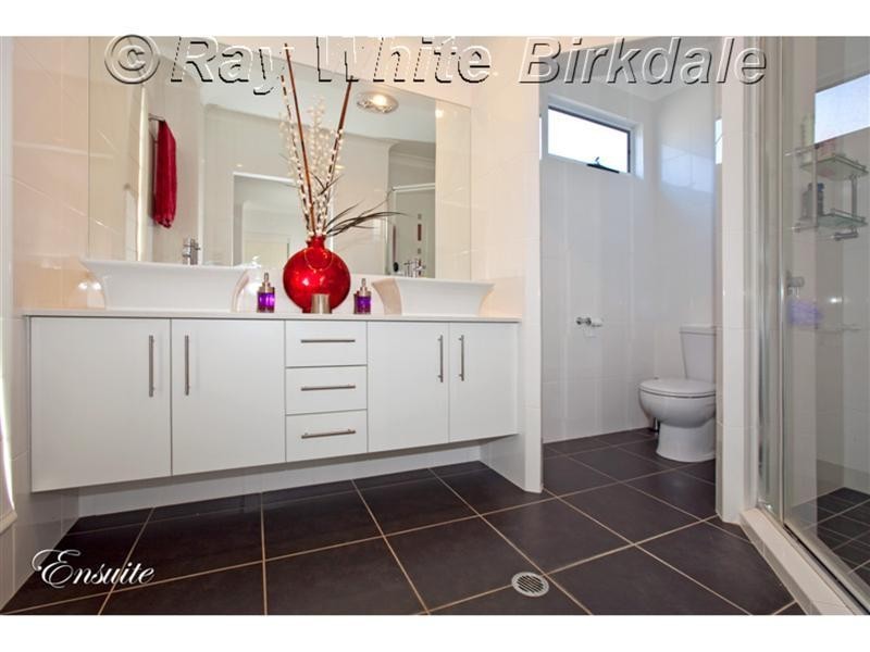 135 Passage Street, Cleveland QLD 4163