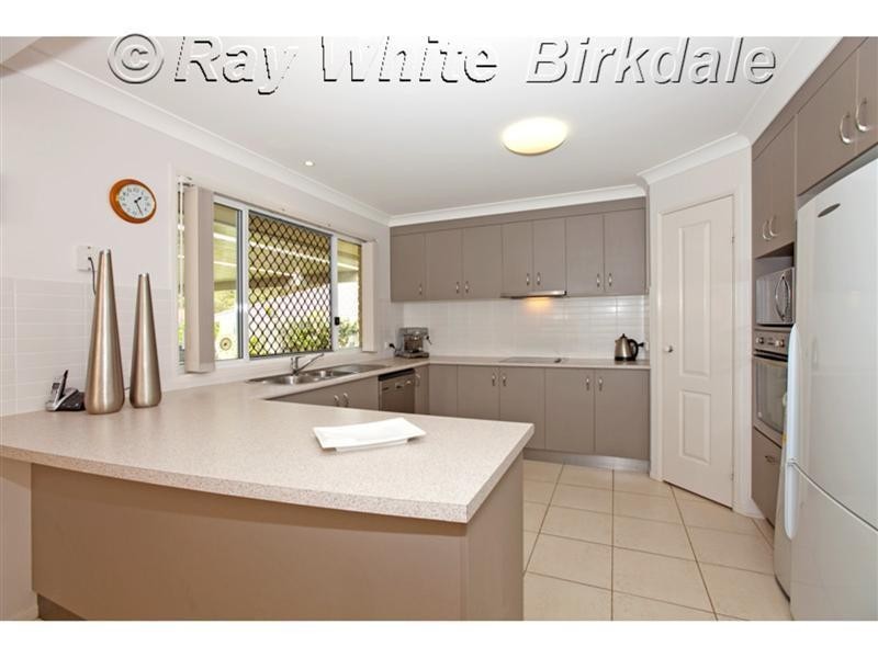 3 Dory Close, Redland Bay QLD 4165