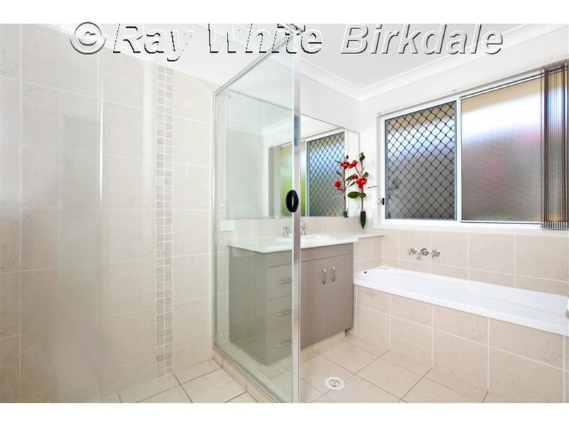 3 Dory Close, Redland Bay QLD 4165