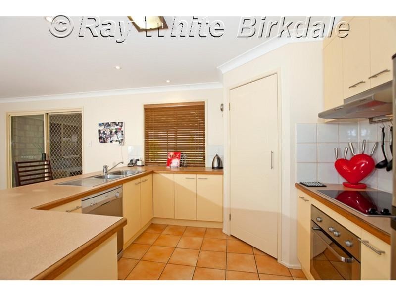 8 Moonlight Place, Capalaba QLD 4157