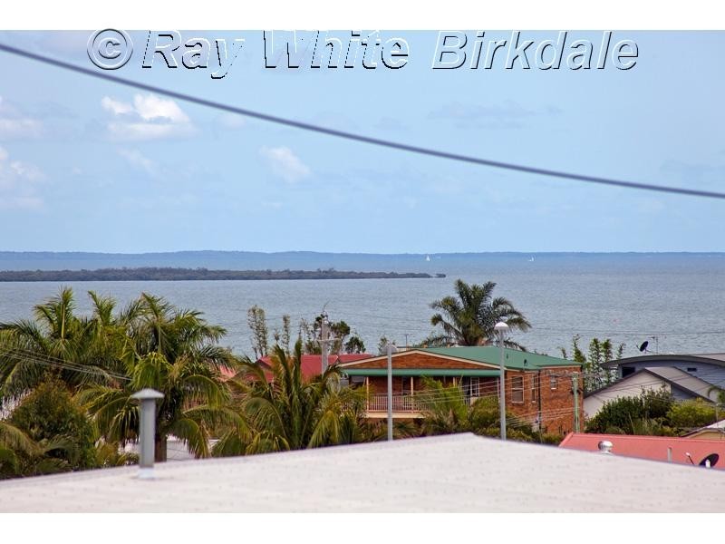 38 Gordon Parade, Manly QLD 4179